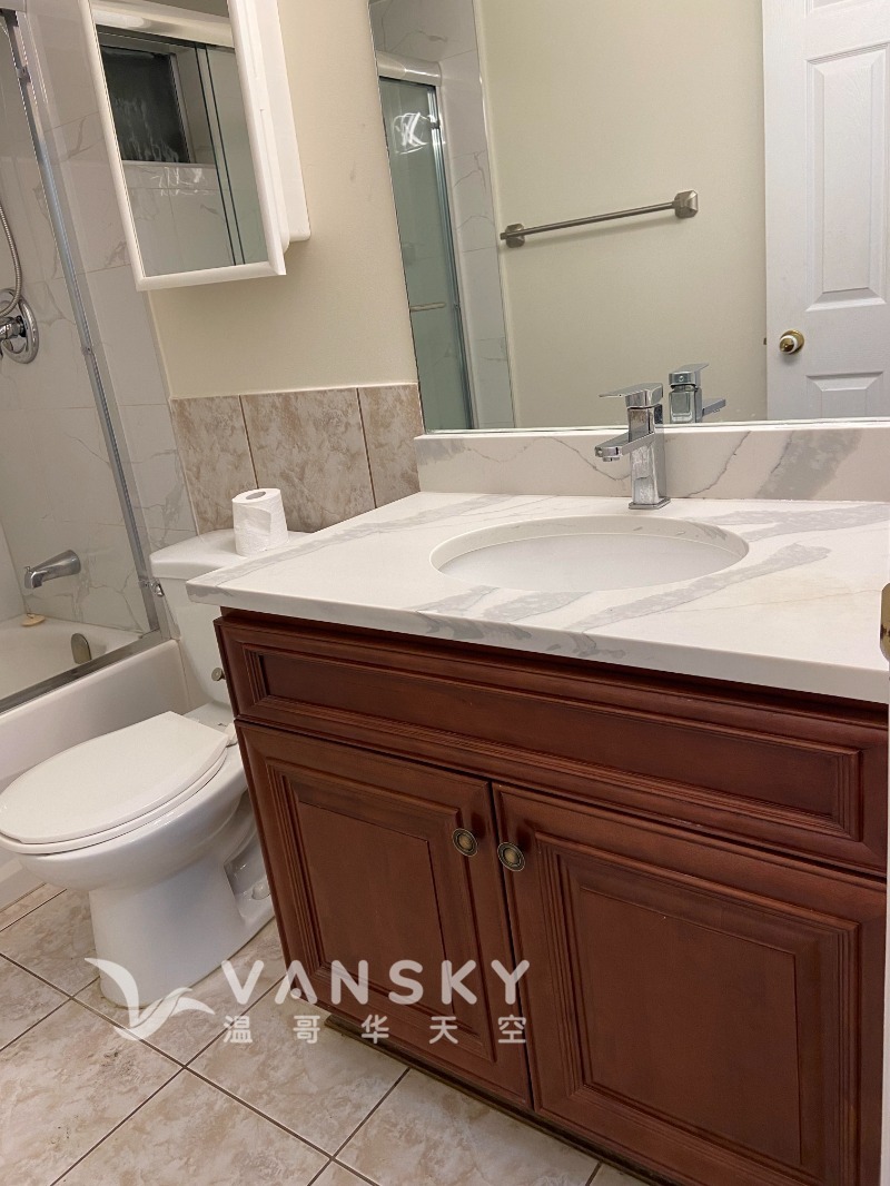 221220195539_washroom 1.jpg